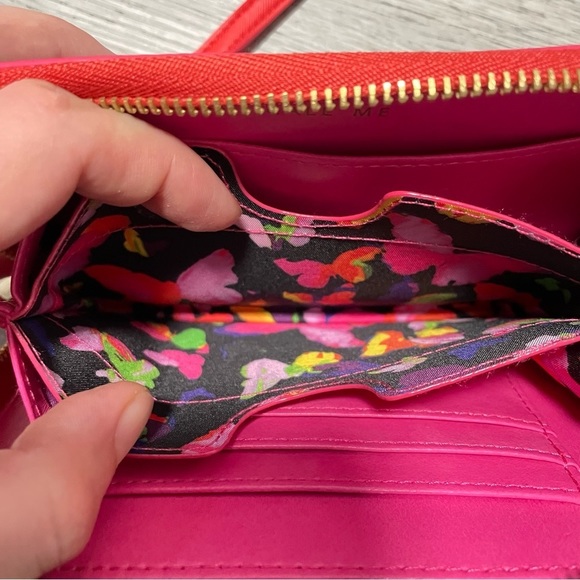 Stella&Dot Call Me Barbiecore Wristlet Red Wallet - Picture 10 of 12